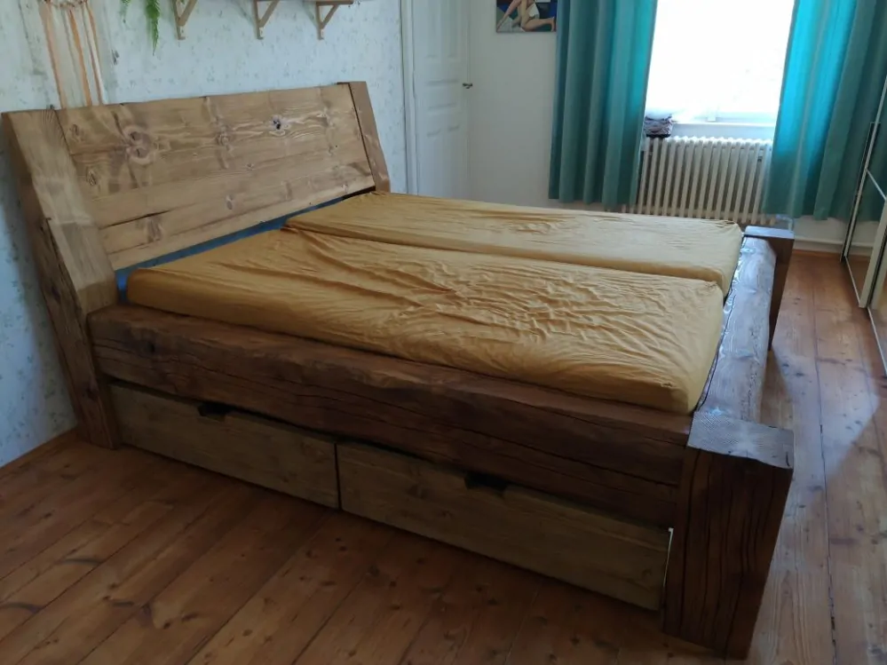 postel ze starých trámů 3