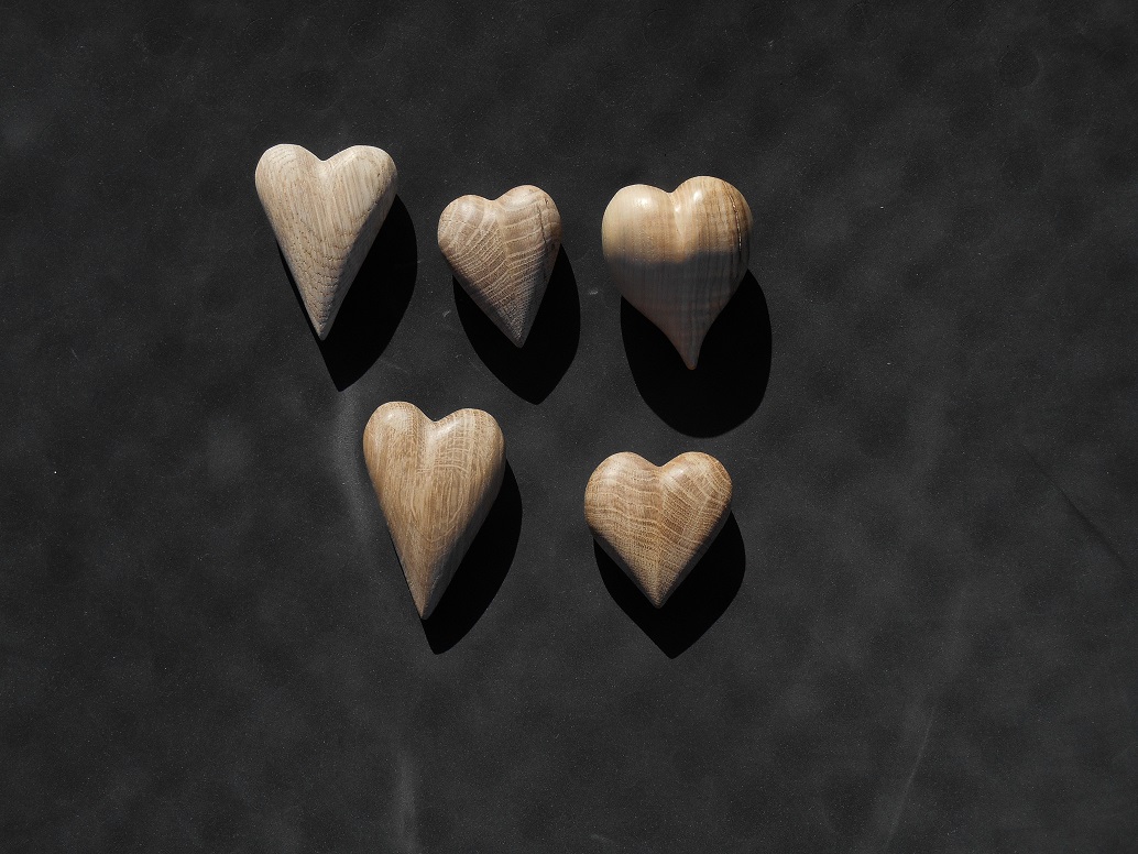 Dřevěné dubové srdce široké