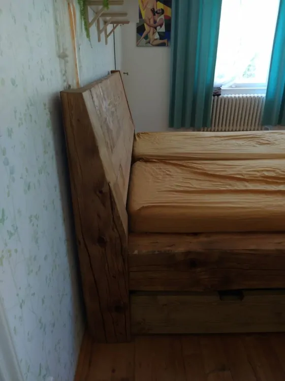 postel ze starých trámů 3