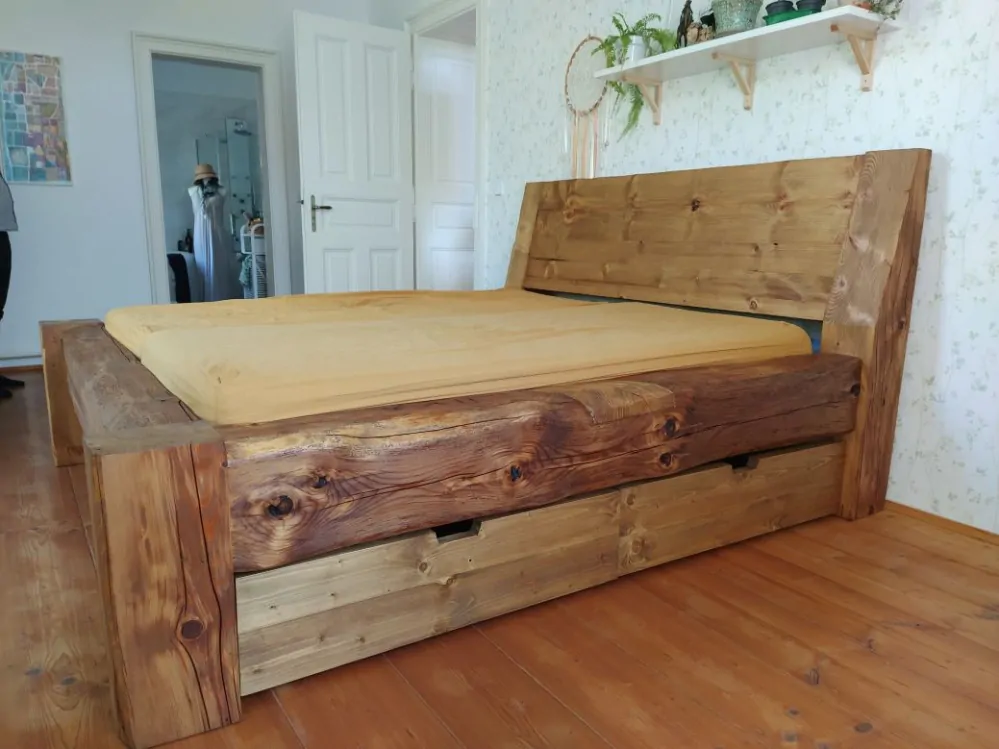 postel ze starých trámů 3