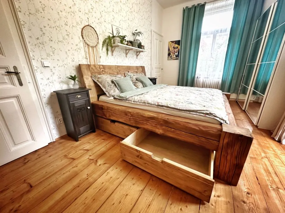 postel ze starých trámů 3