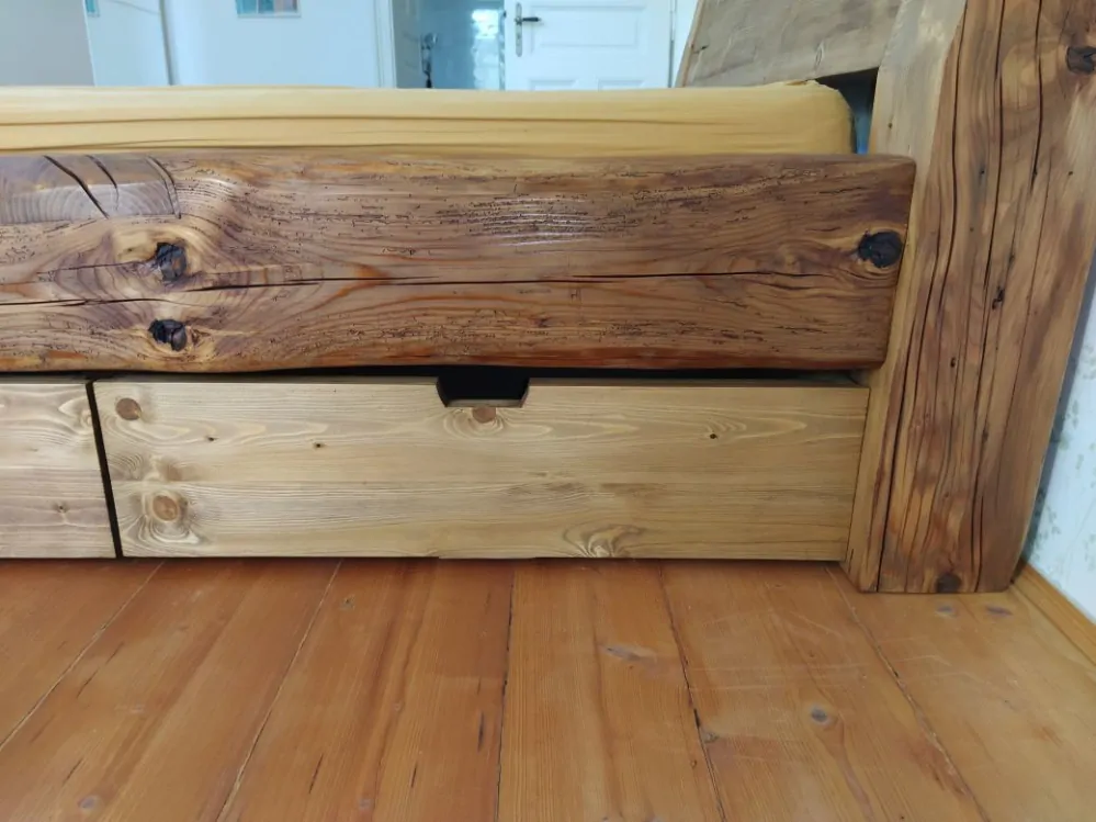 postel ze starých trámů 3